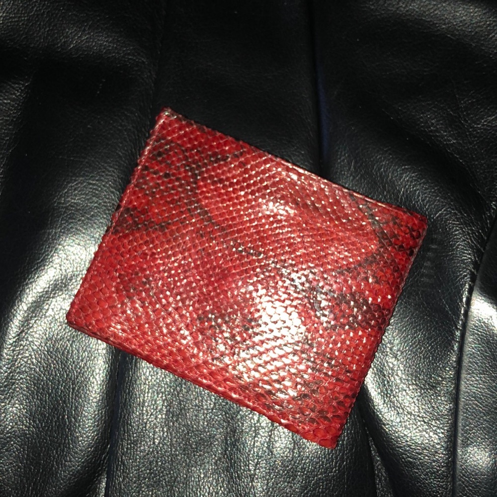 Red  wallet
